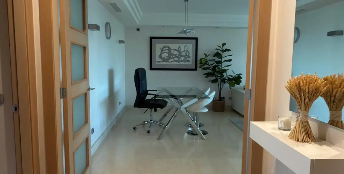 Long-term rent of middle floor apartment in Marbella 10