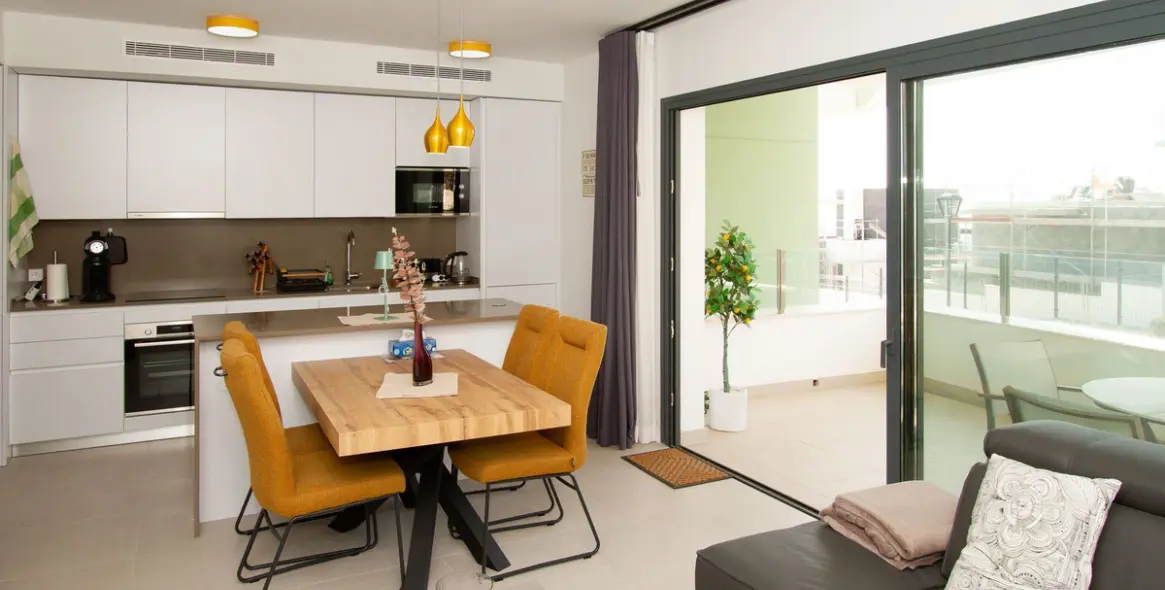 Sale of middle floor apartment in Calanova Golf 2