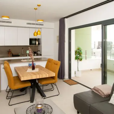 Sale of middle floor apartment in Calanova Golf