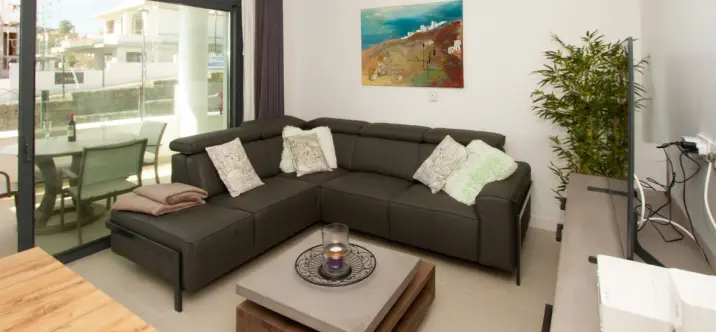 Sale of middle floor apartment in Calanova Golf 2