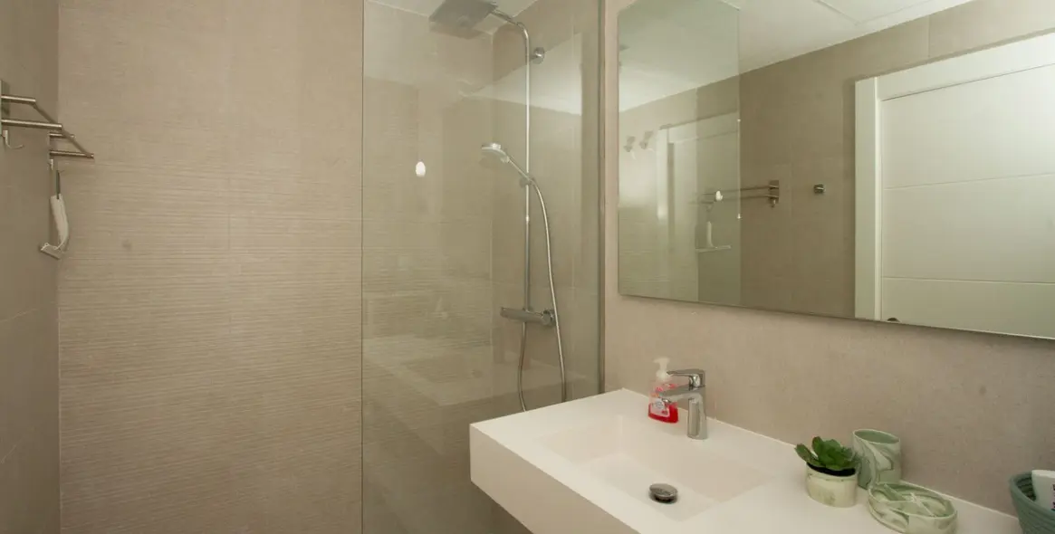 Sale of middle floor apartment in Calanova Golf 18