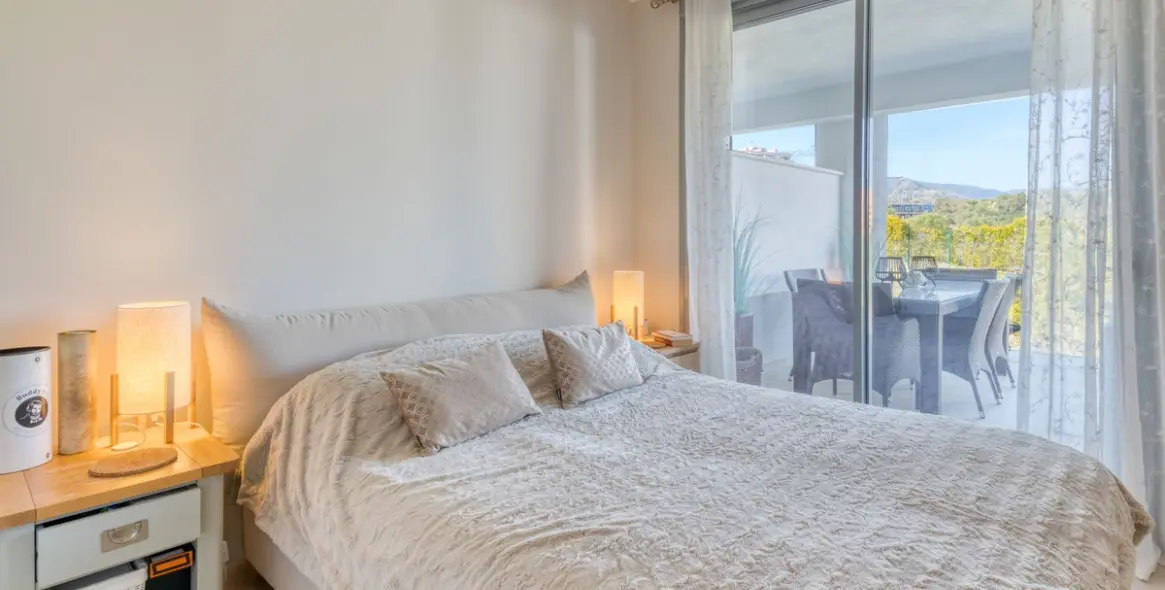 Продажа апартаментов на среднем этаже в Estepona 11