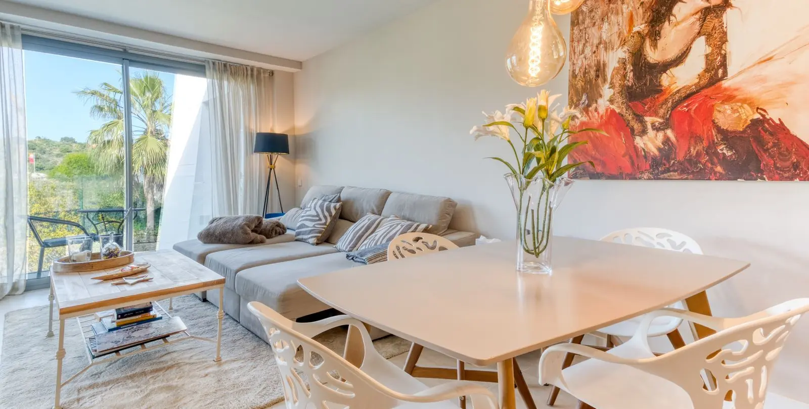 Sale of middle floor apartment in Estepona 4