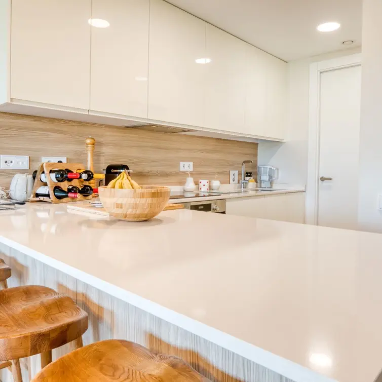 Sale of middle floor apartment in Estepona