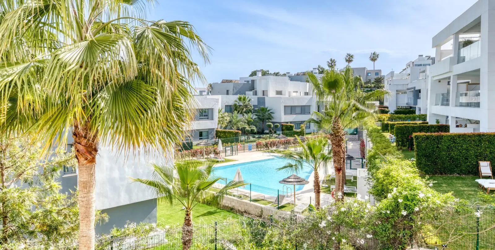 Sale of middle floor apartment in Estepona 14