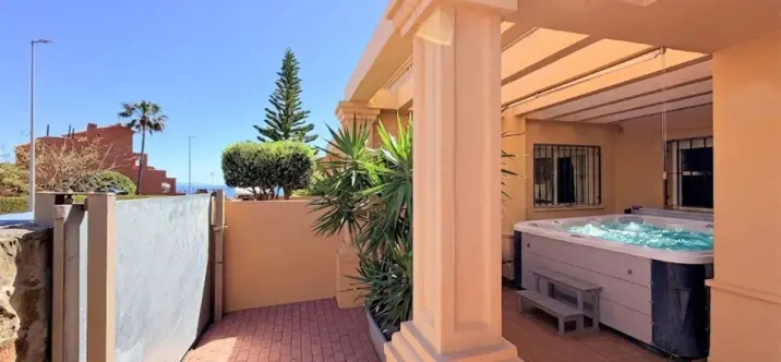 Sale of townhouse in Estepona 0