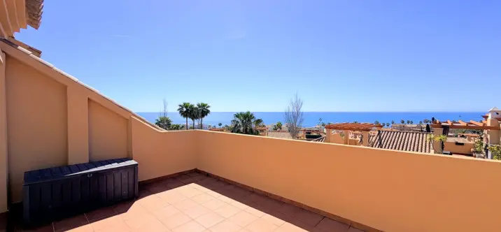 Sale of townhouse in Estepona 1