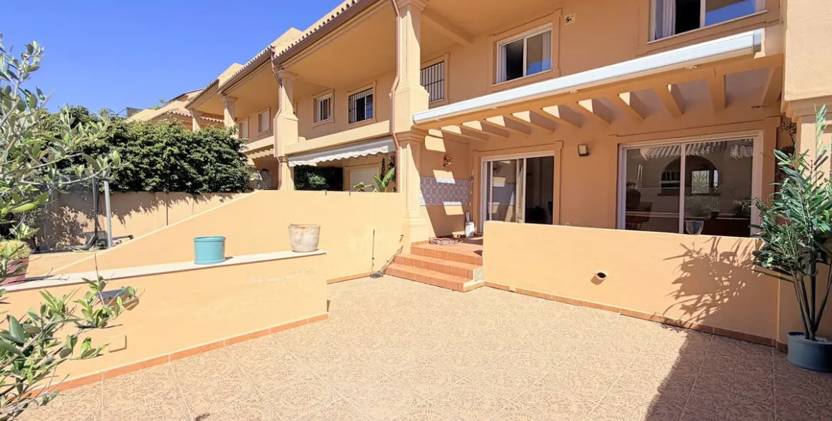 Sale of townhouse in Estepona 3