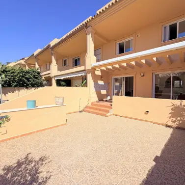Sale of townhouse in Estepona
