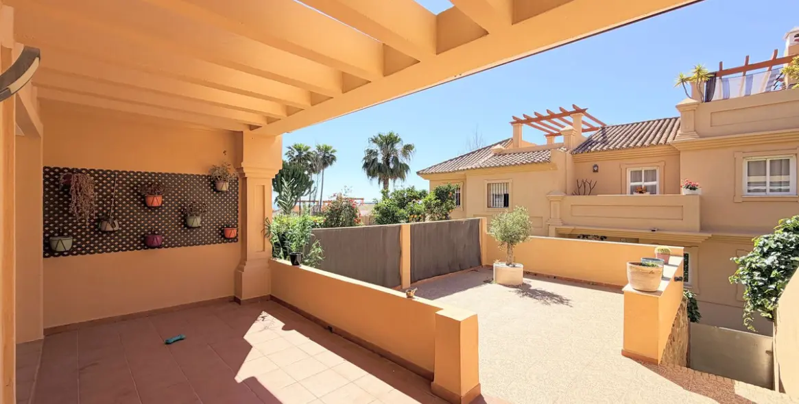 Sale of townhouse in Estepona 17