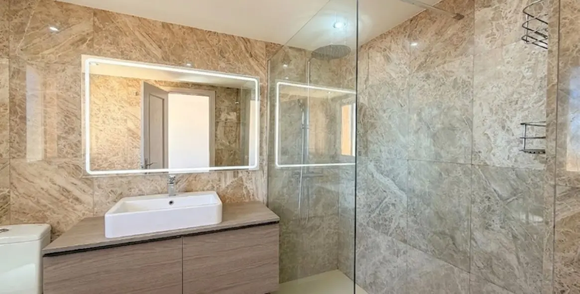 Sale of townhouse in Estepona 21