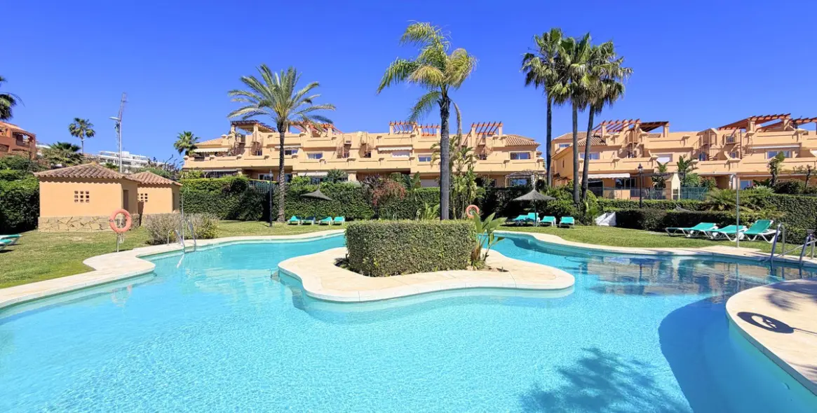 Sale of townhouse in Estepona 45