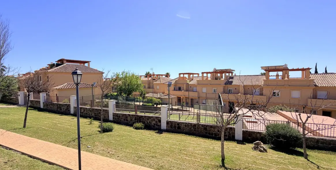 Sale of townhouse in Estepona 46