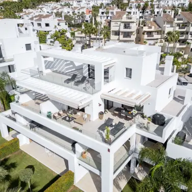 Sale of penthouse in El Paraiso