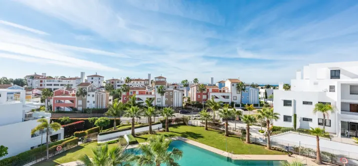 Sale of penthouse in El Paraiso 4