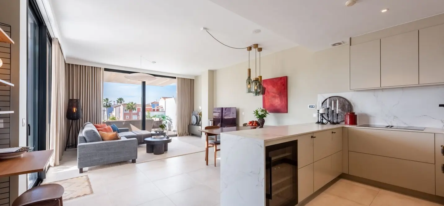 Sale of penthouse in El Paraiso 2