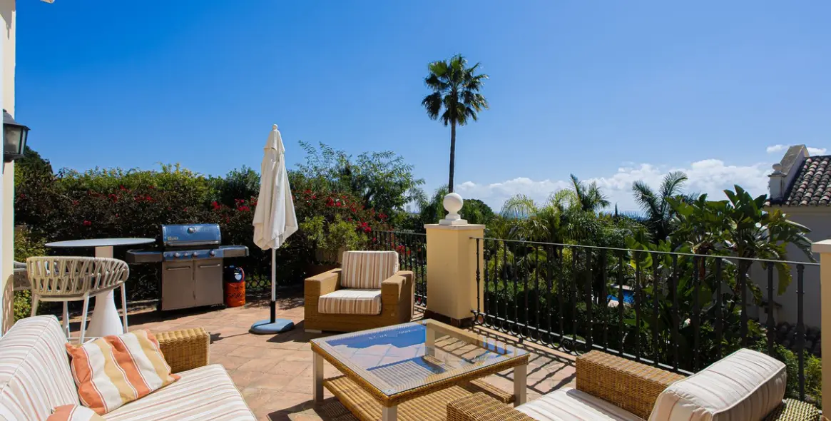 Venta de villa independiente en El Paraiso 3