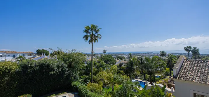 Venta de villa independiente en El Paraiso 4