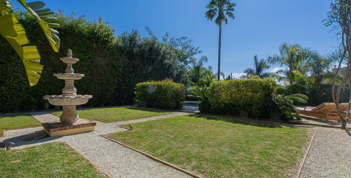 Venta de villa independiente en El Paraiso 19