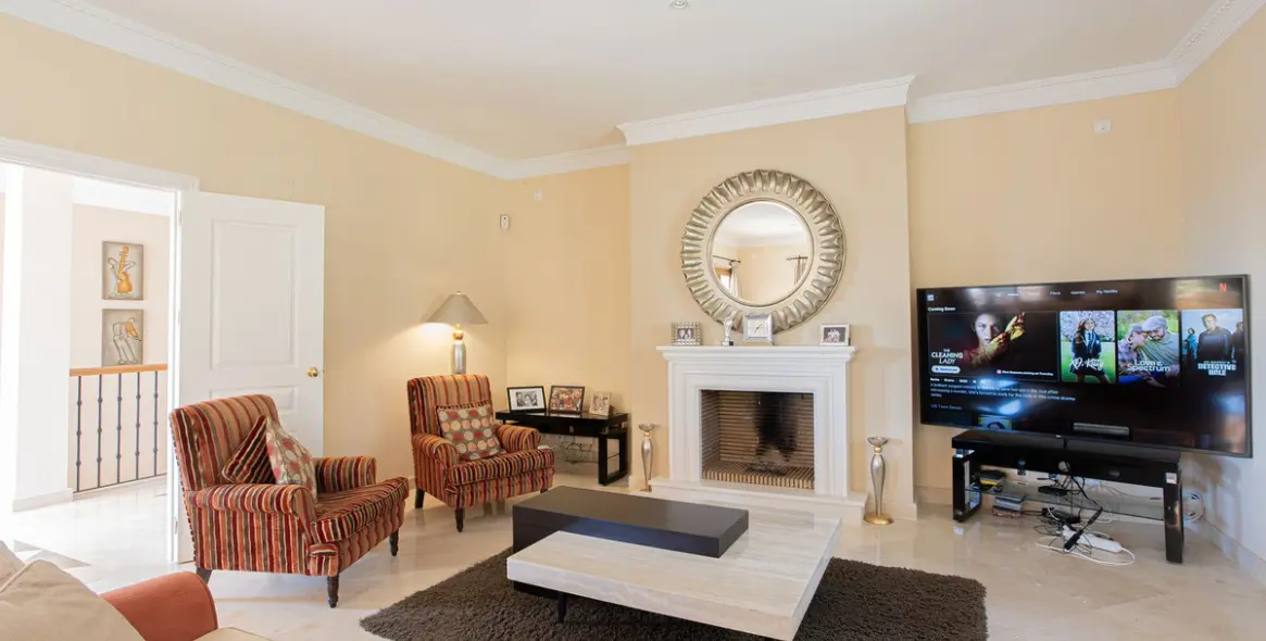 Venta de villa independiente en El Paraiso 21