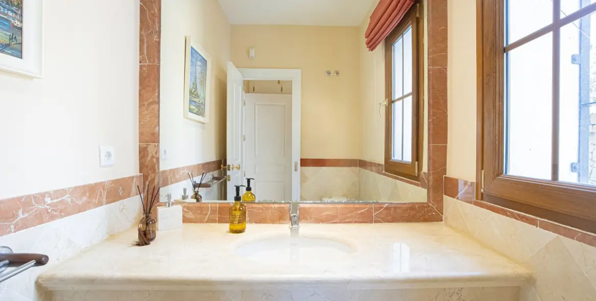 Venta de villa independiente en El Paraiso 32