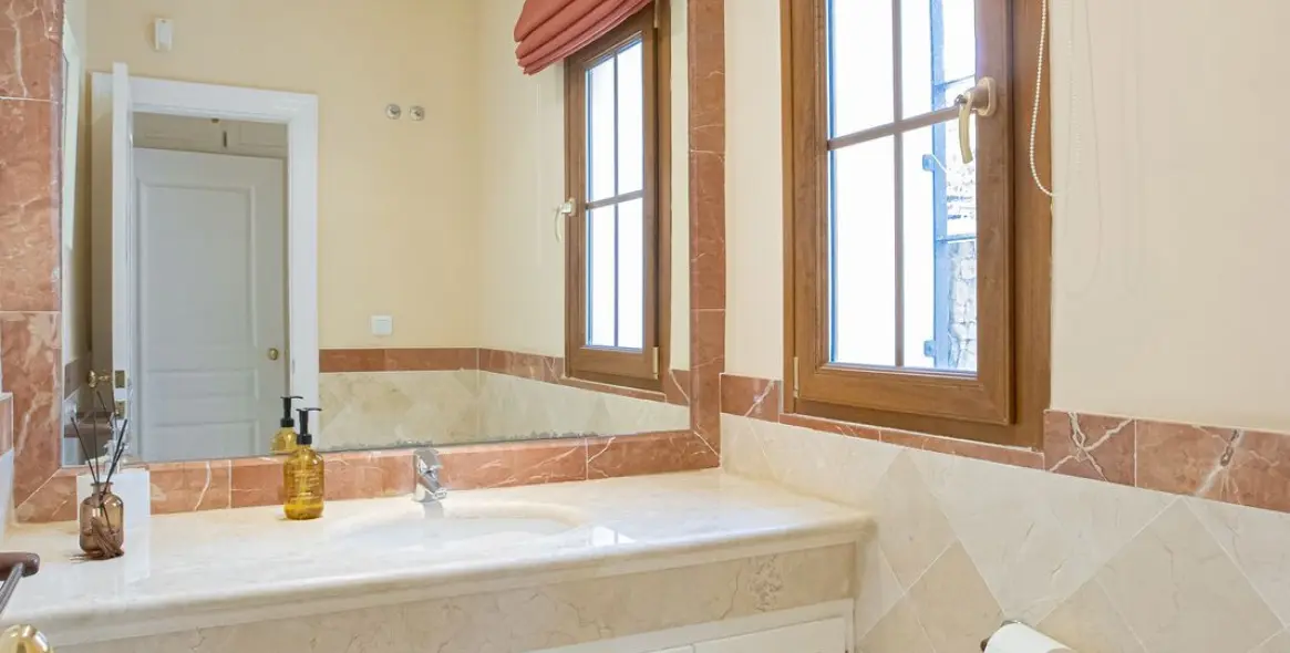 Venta de villa independiente en El Paraiso 33