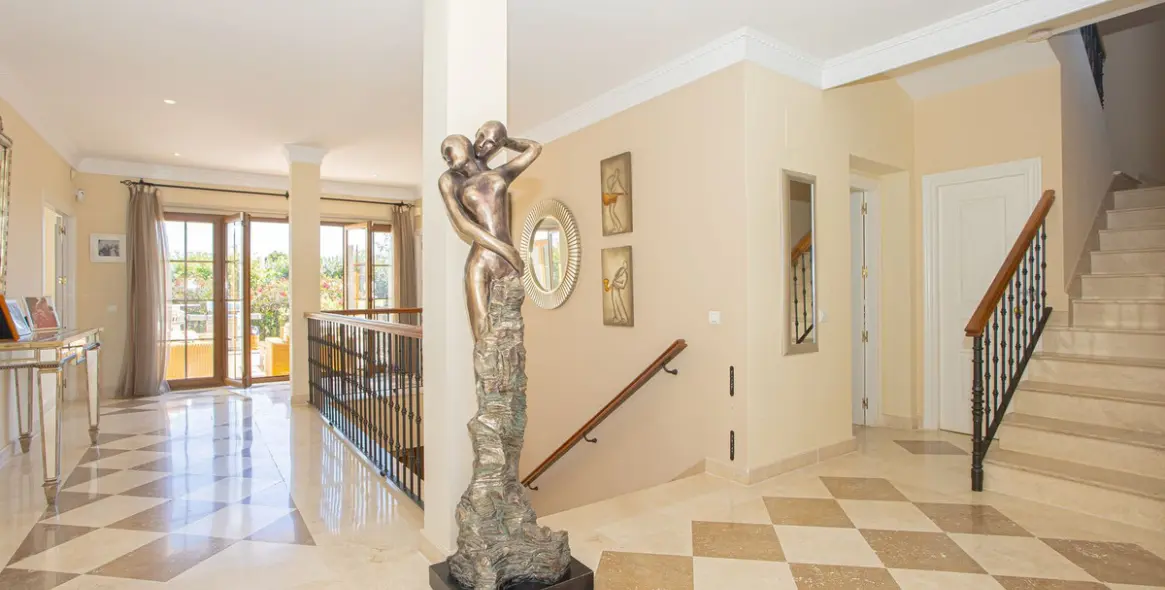 Venta de villa independiente en El Paraiso 37