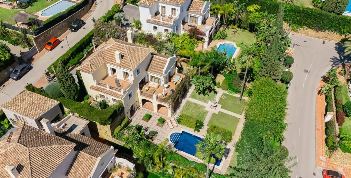 Venta de villa independiente en El Paraiso 44