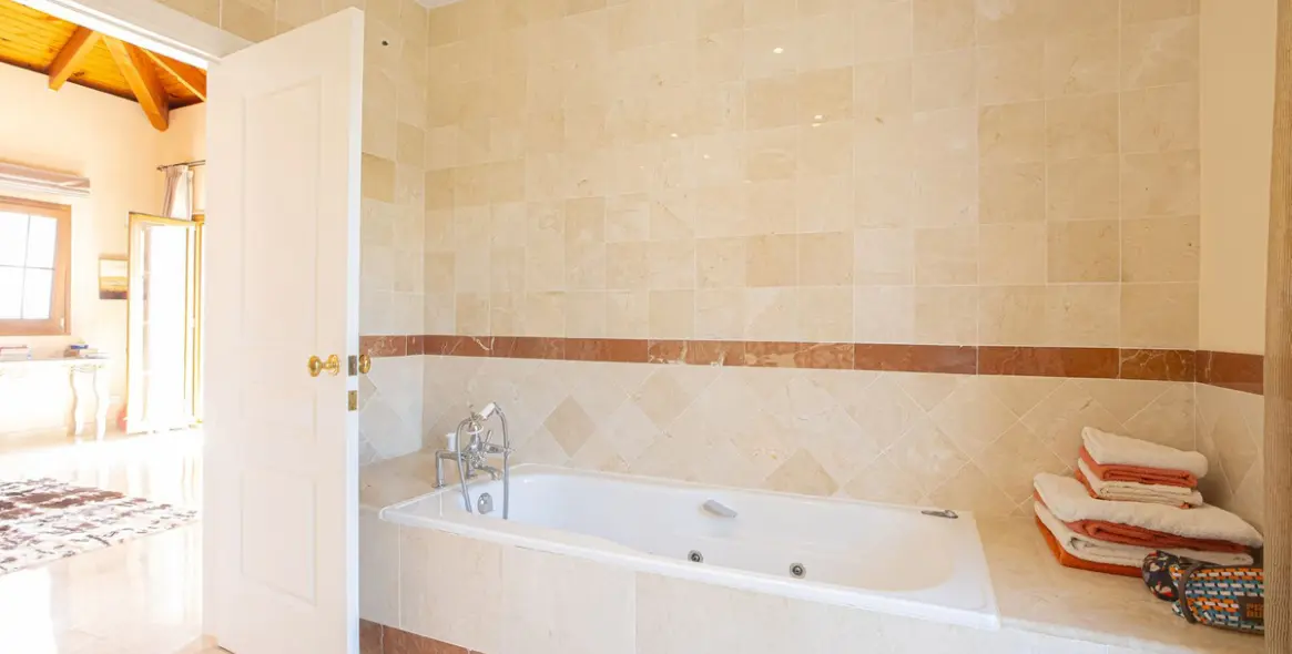 Venta de villa independiente en El Paraiso 47