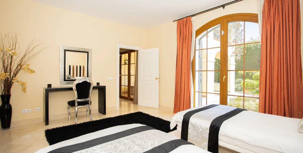 Venta de villa independiente en El Paraiso 50