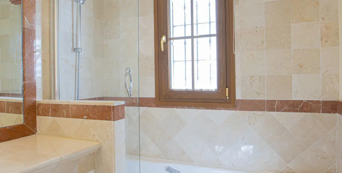 Venta de villa independiente en El Paraiso 52