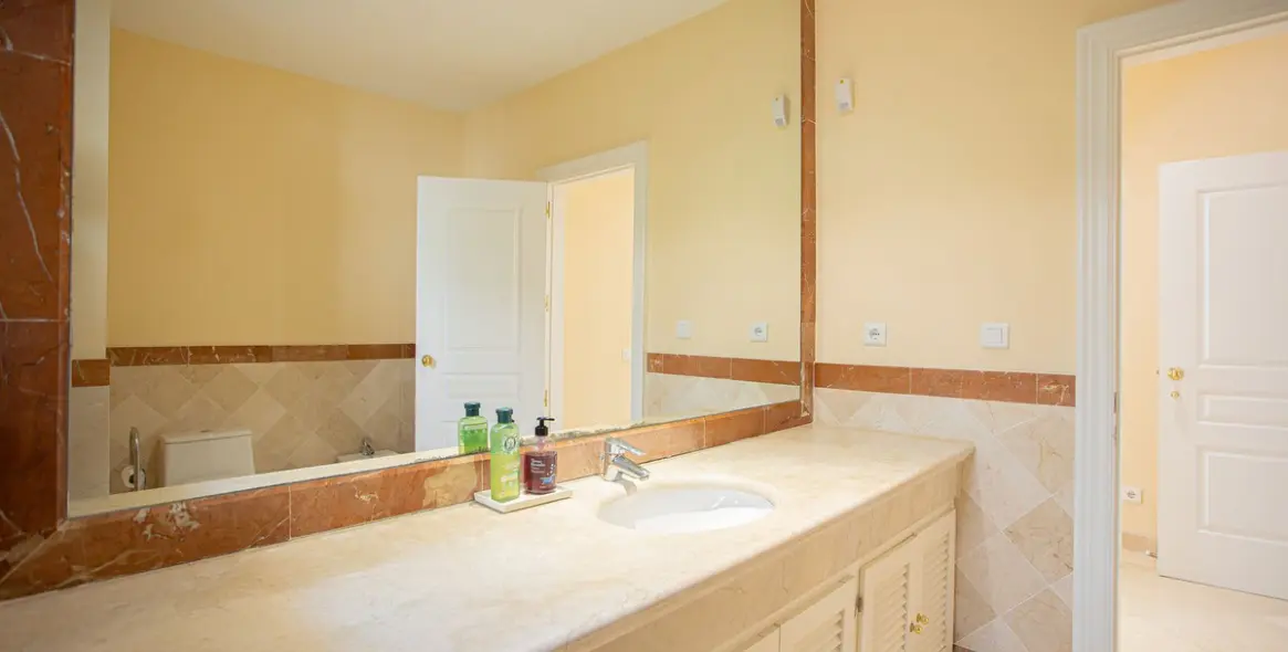 Venta de villa independiente en El Paraiso 56