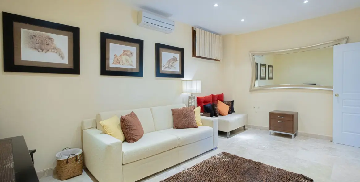 Venta de villa independiente en El Paraiso 62