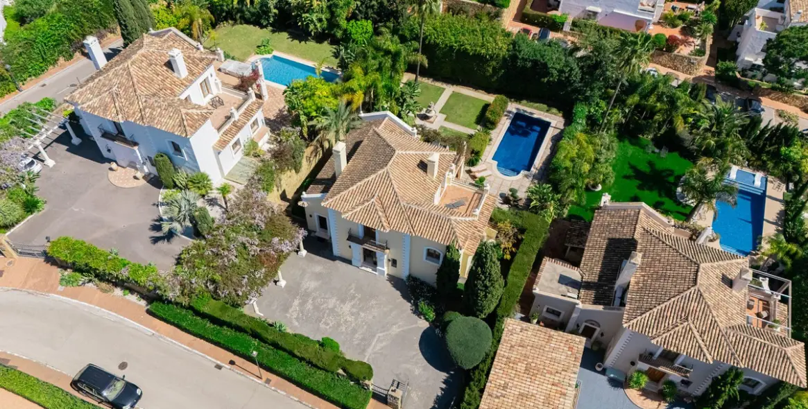 Venta de villa independiente en El Paraiso 65