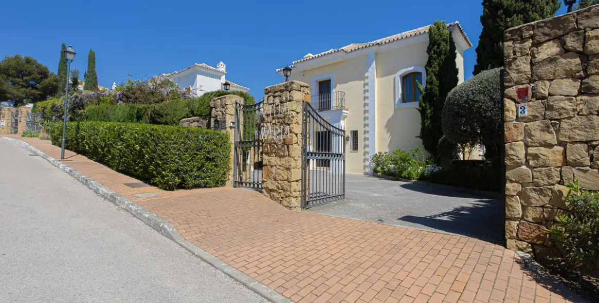 Venta de villa independiente en El Paraiso 66