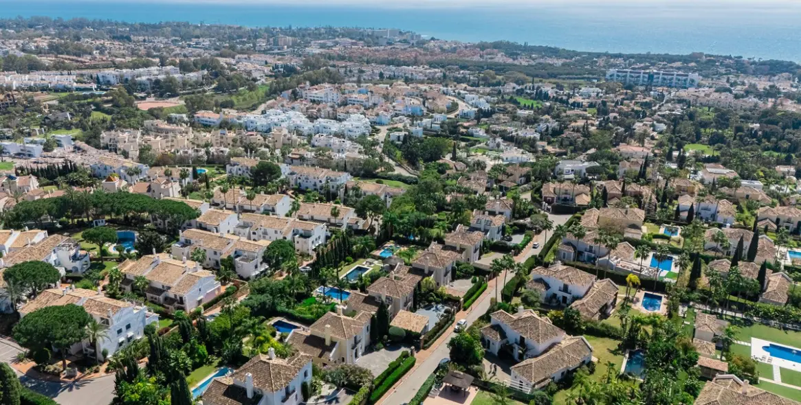 Venta de villa independiente en El Paraiso 72