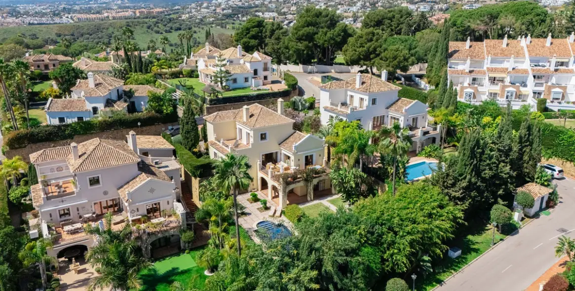 Venta de villa independiente en El Paraiso 74