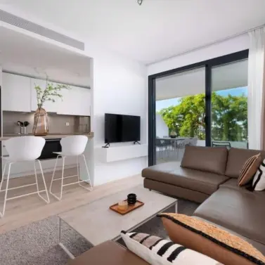 Venta de apartamento en planta media en Estepona