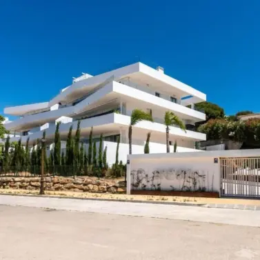 Venta de apartamento en planta media en Estepona