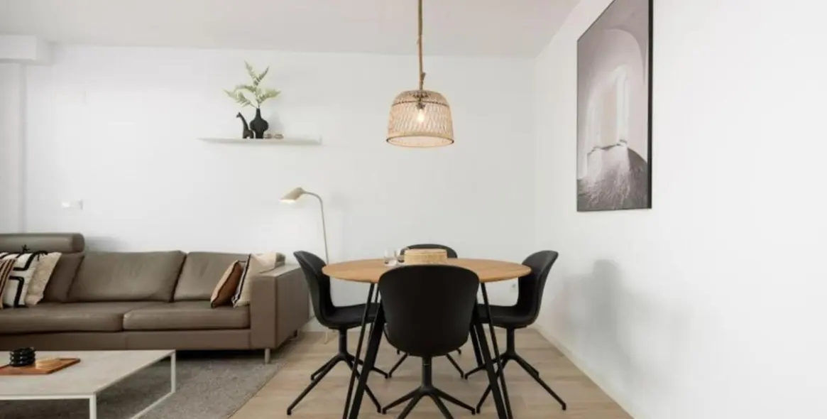 Venta de apartamento en planta media en Estepona 6