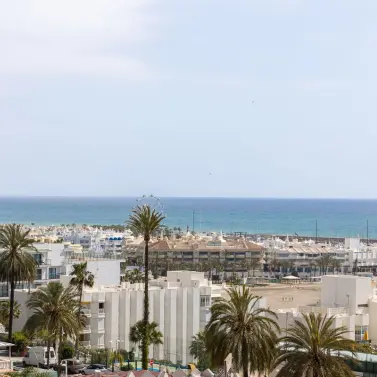 Продажа апартаментов на среднем этаже в Benalmadena Costa