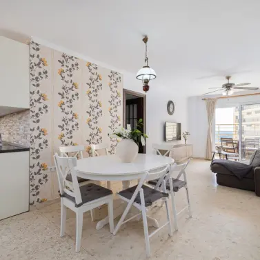 Продажа апартаментов на среднем этаже в Benalmadena Costa