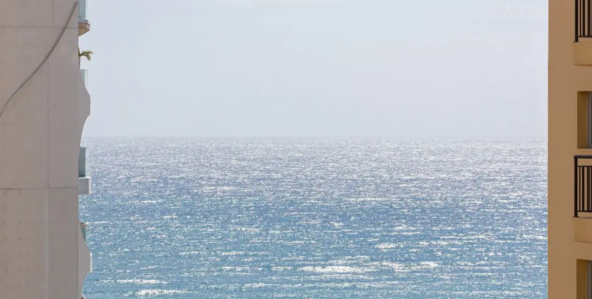 Sale of middle floor apartment in Benalmadena Costa 4