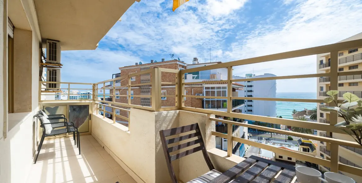 Sale of middle floor apartment in Benalmadena Costa 6