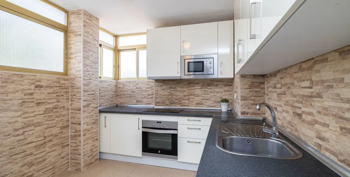 Sale of middle floor apartment in Benalmadena Costa 7