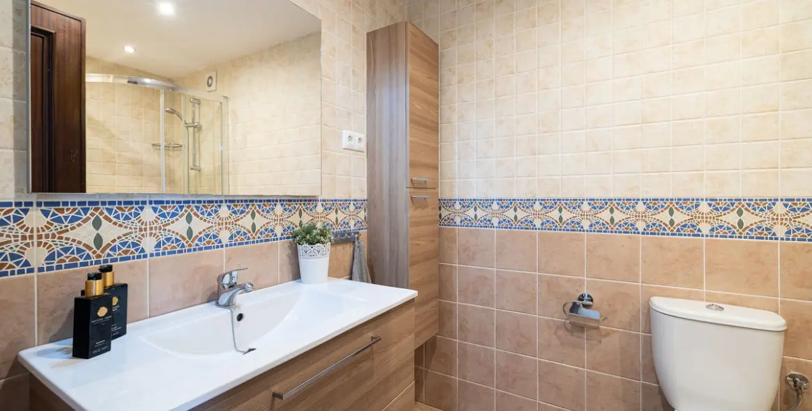 Sale of middle floor apartment in Benalmadena Costa 14