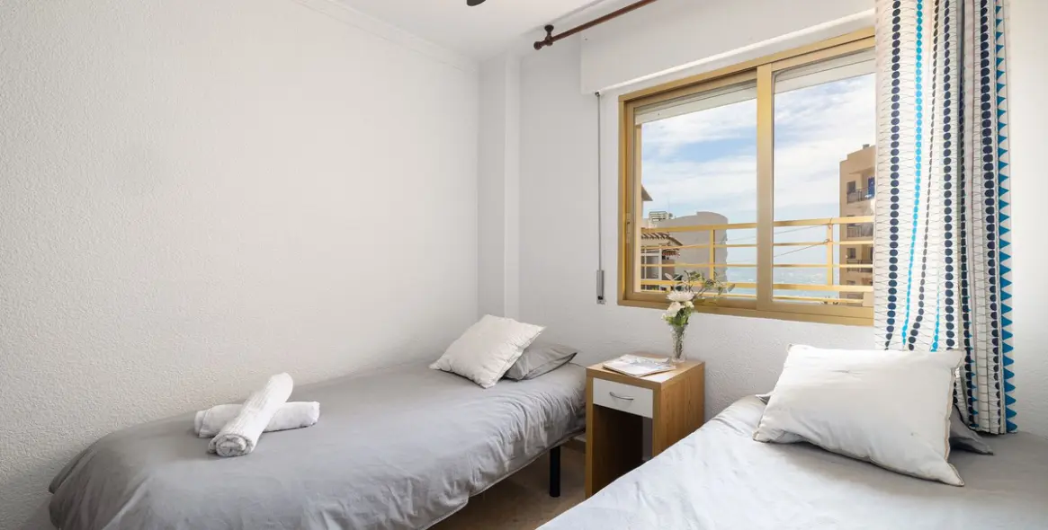 Sale of middle floor apartment in Benalmadena Costa 19