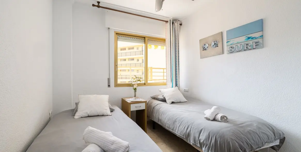 Sale of middle floor apartment in Benalmadena Costa 20