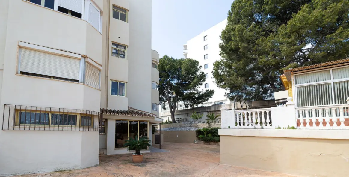 Sale of middle floor apartment in Benalmadena Costa 22