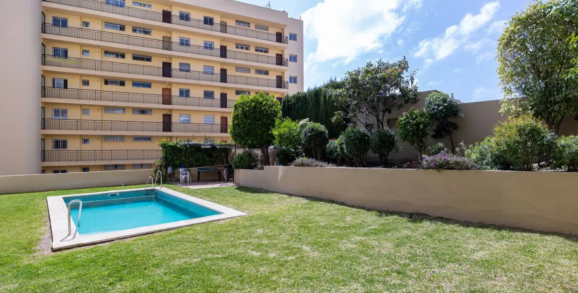 Sale of middle floor apartment in Benalmadena Costa 23